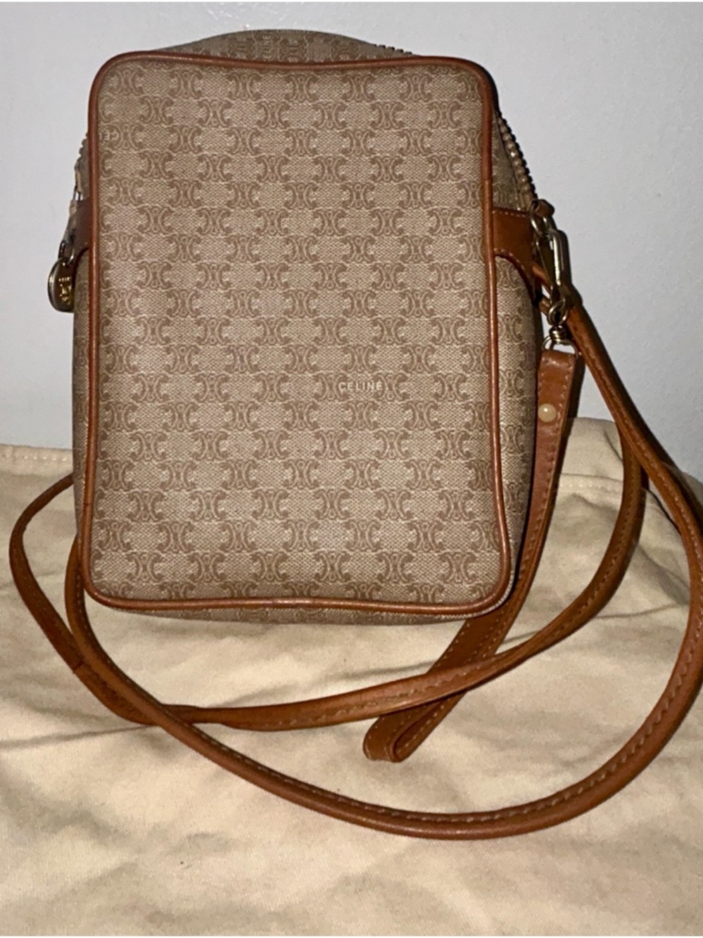 Vintage and Rare Celine Macadam canvas crossbody bag. - Picture 3 of 9